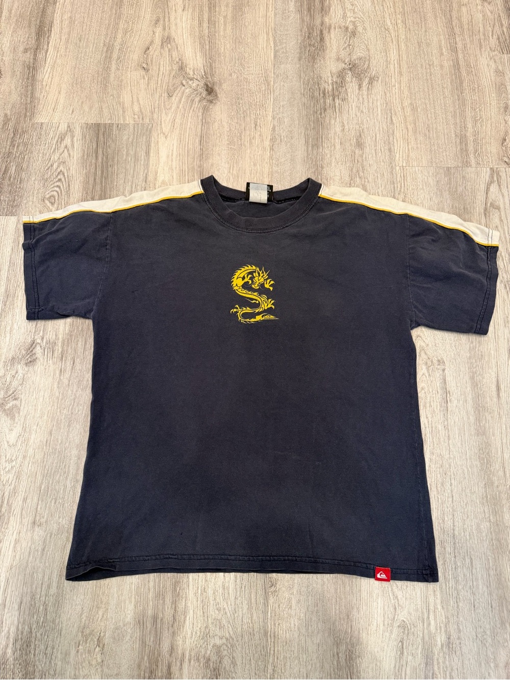 Vintage Quiksilver Dragon Graphic T Shirt Men’s Medium Y2K
